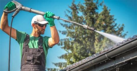 The cost-effective solution for roof cleaning: magic bubbles